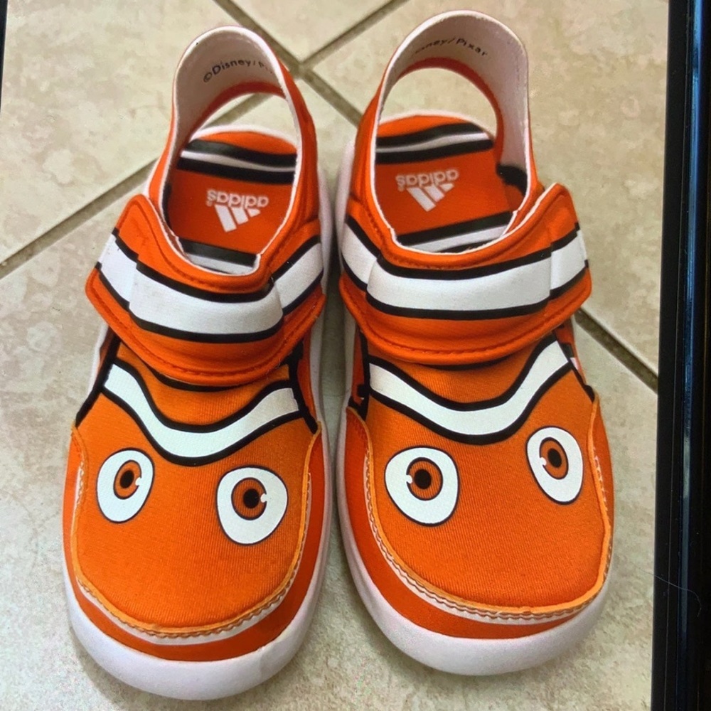 Adidas Nemo kids sandals size 8K